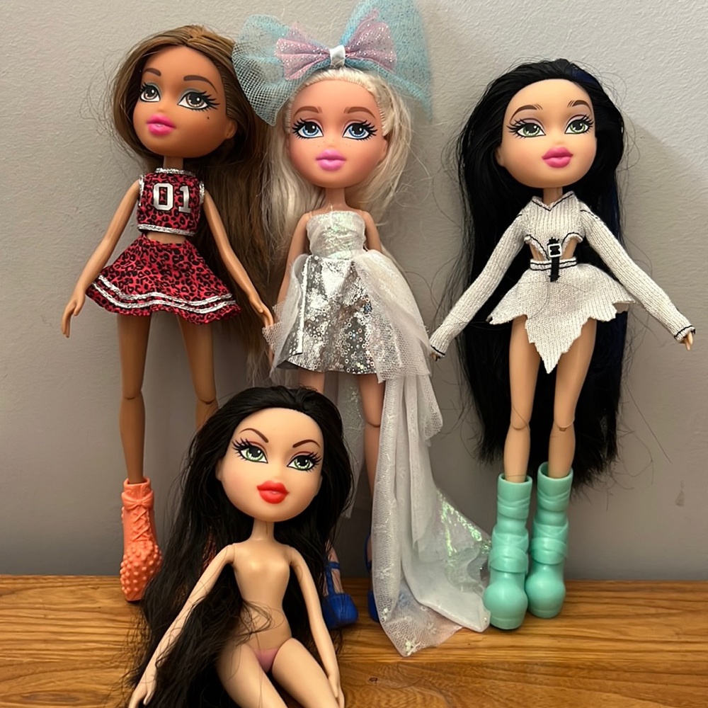 Bratz Doll bundle of 4